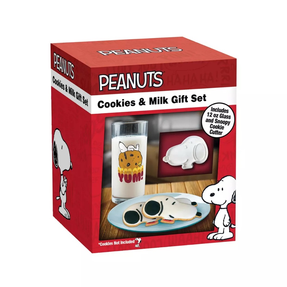🍪 Peanuts Glass & Cookie Cutter Set, NWT